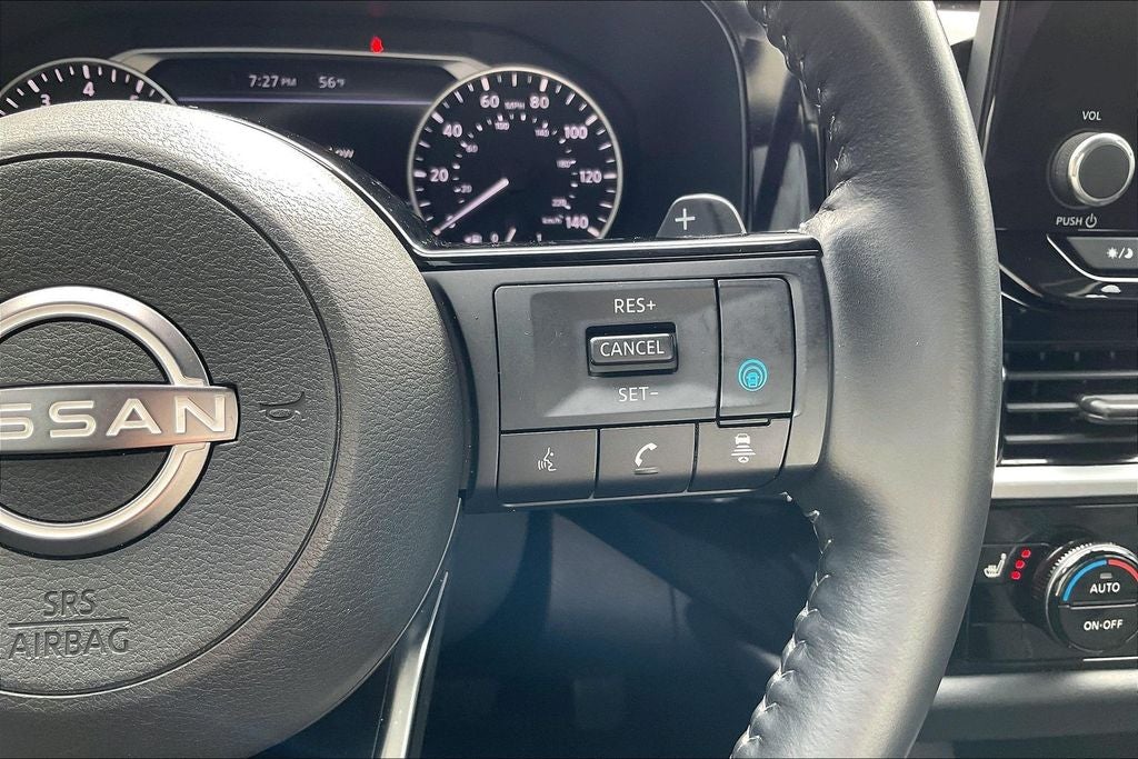 2022 Nissan Pathfinder SV