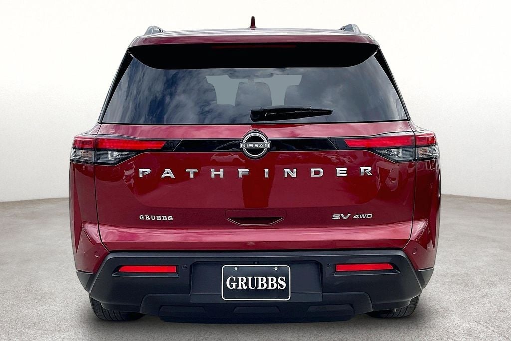 2022 Nissan Pathfinder SV