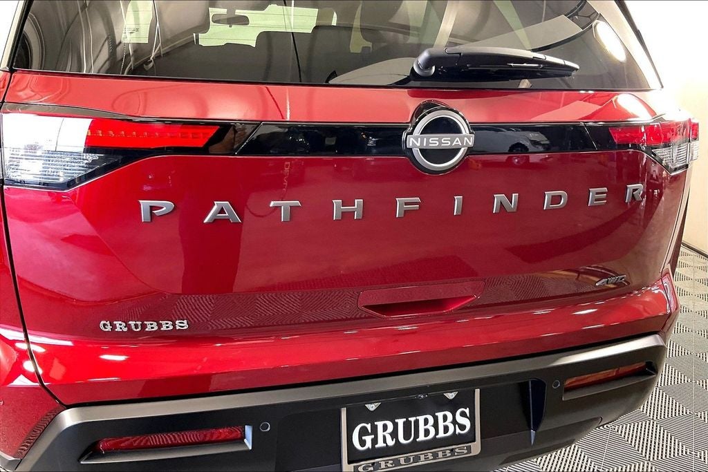 2026 Nissan Pathfinder SV