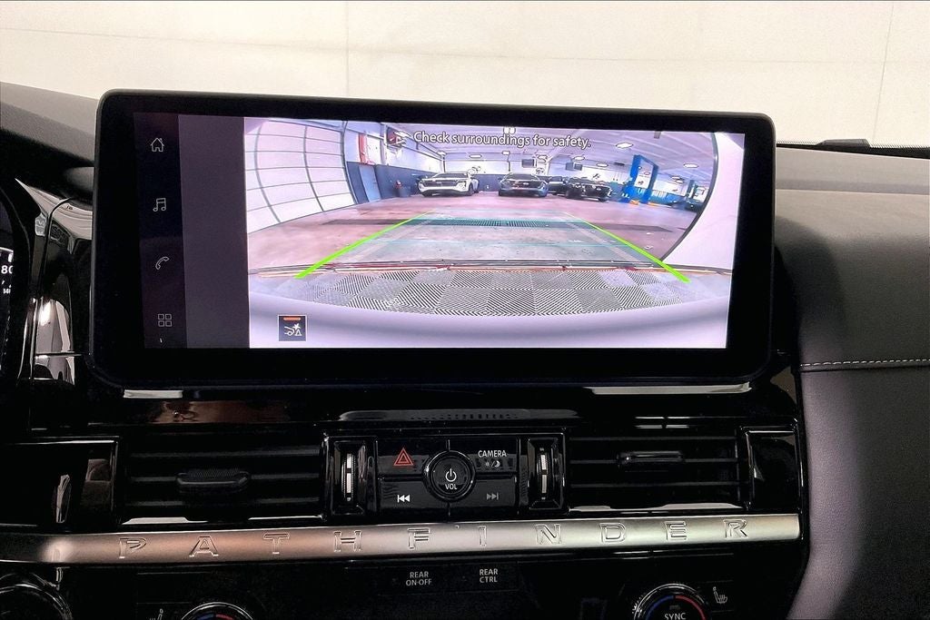 2026 Nissan Pathfinder SV