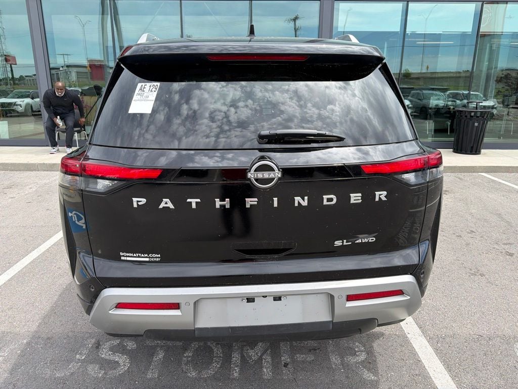 2022 Nissan Pathfinder SL