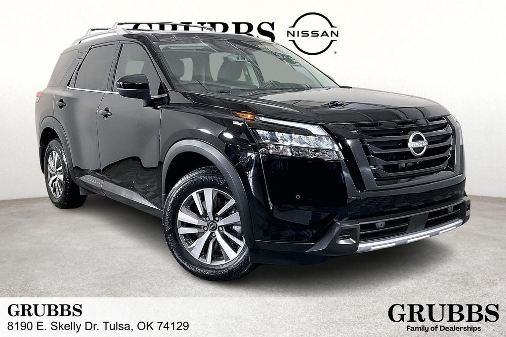 2025 Nissan Pathfinder SL