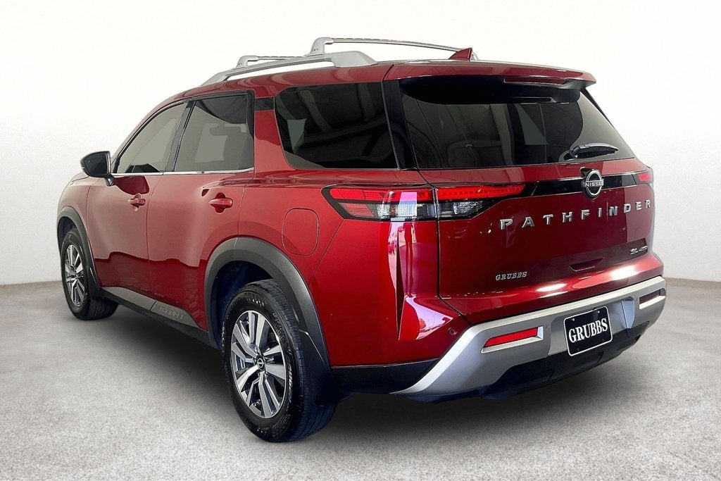 2024 Nissan Pathfinder SL