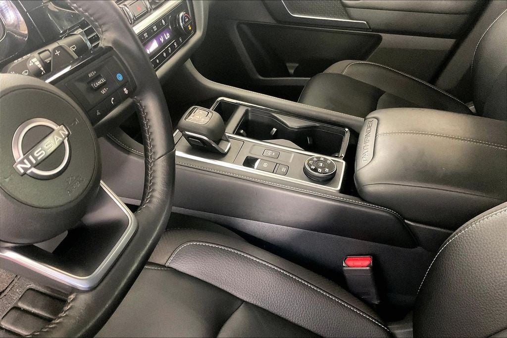 2024 Nissan Pathfinder SL