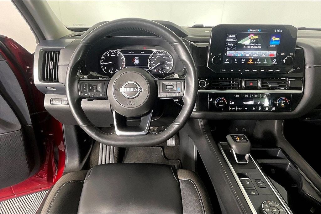 2024 Nissan Pathfinder SL