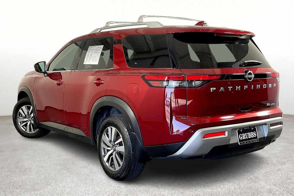 2022 Nissan Pathfinder SL