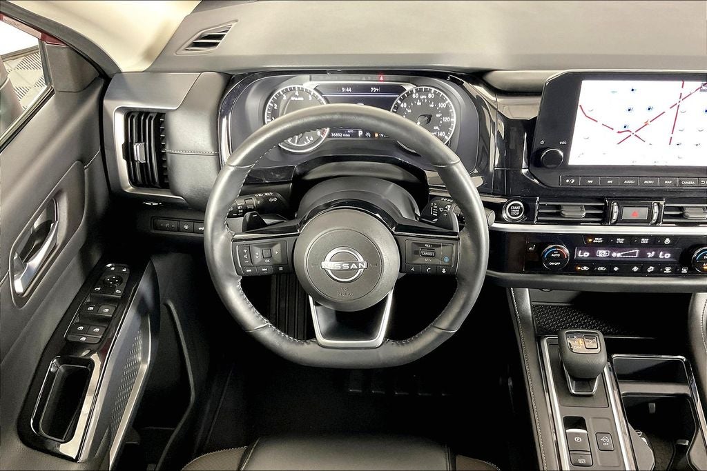 2022 Nissan Pathfinder SL