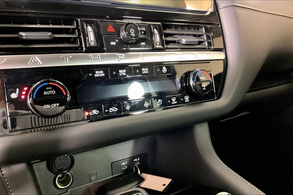 2026 Nissan Pathfinder SL