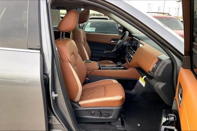 2026 Nissan Pathfinder Platinum