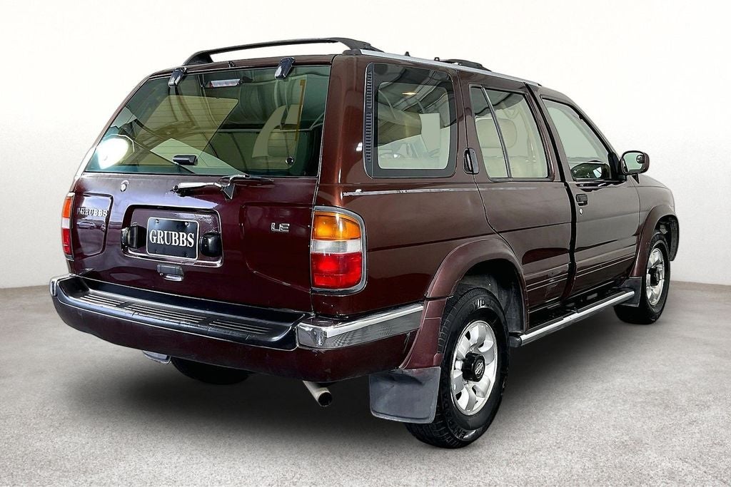 1999 Nissan Pathfinder XE