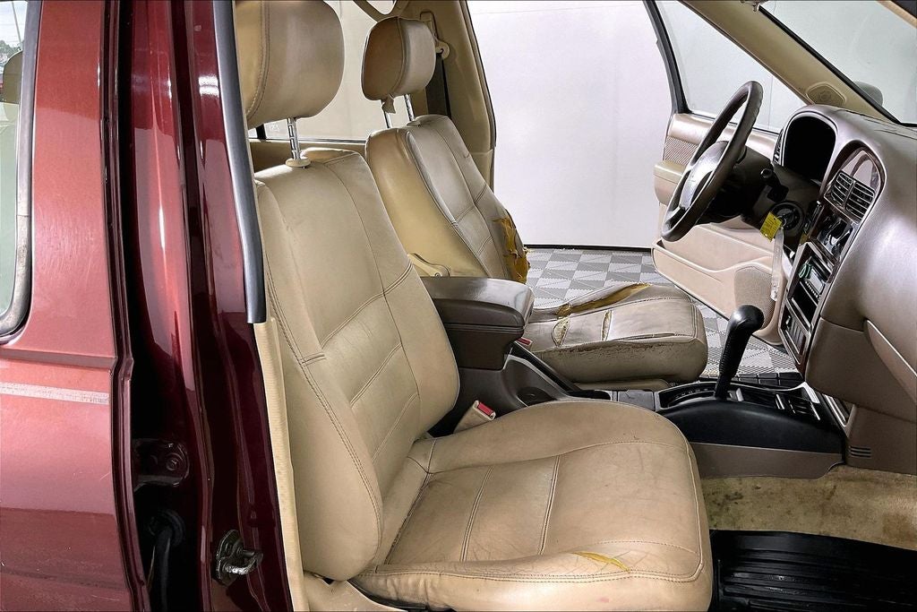 1999 Nissan Pathfinder XE