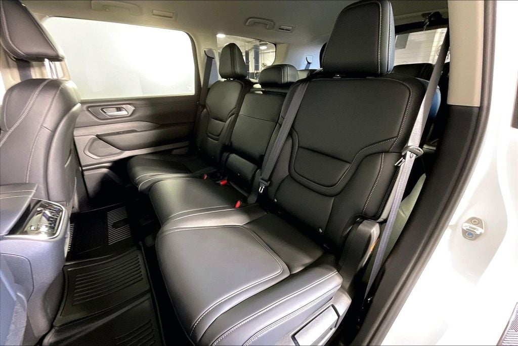 2026 Nissan Armada SV