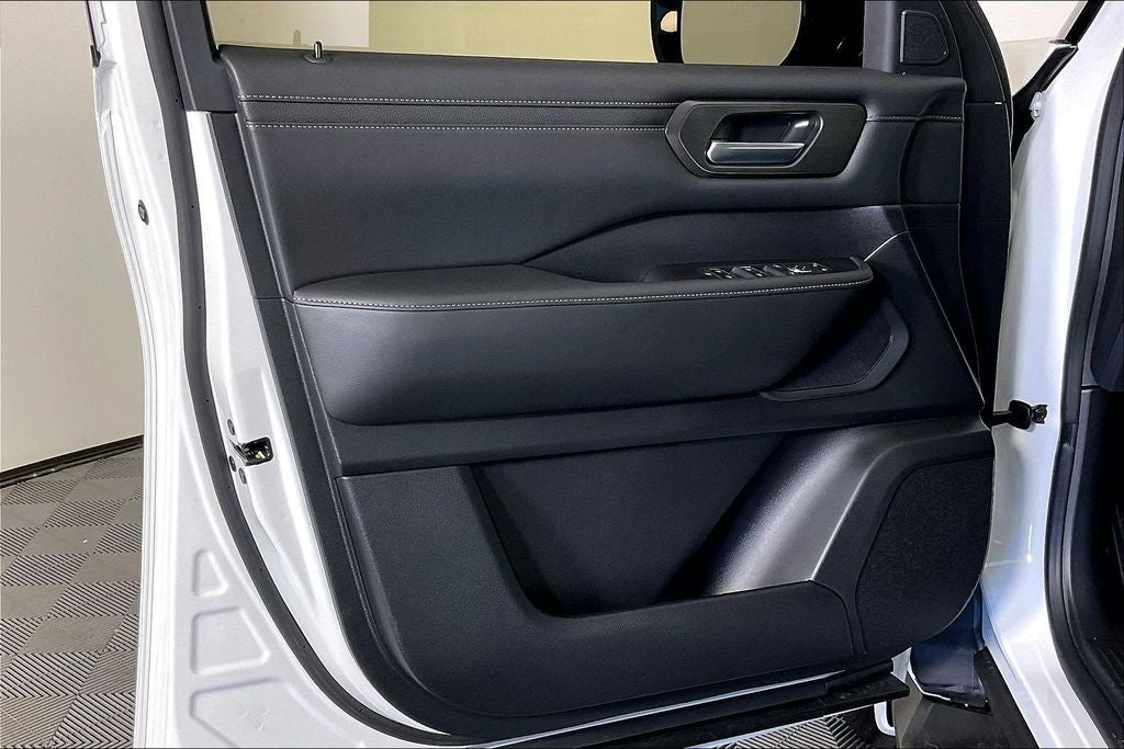 2026 Nissan Armada SV