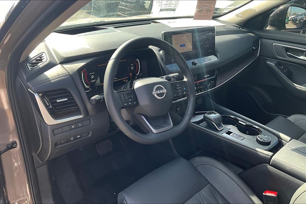 2025 Nissan Rogue Platinum