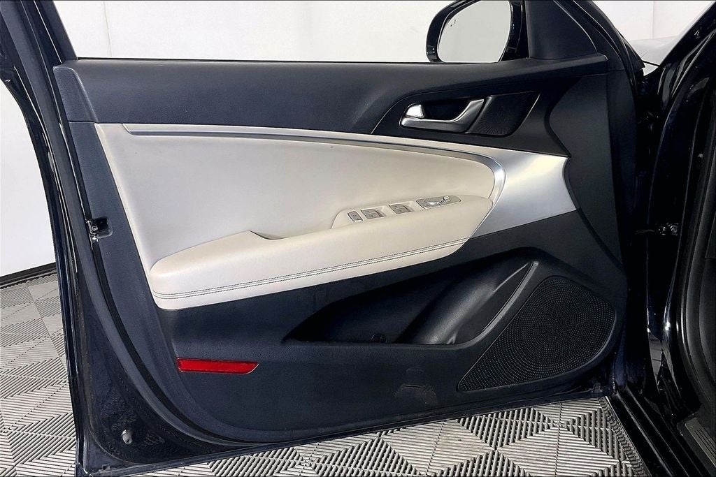 2022 Genesis G70 2.0T
