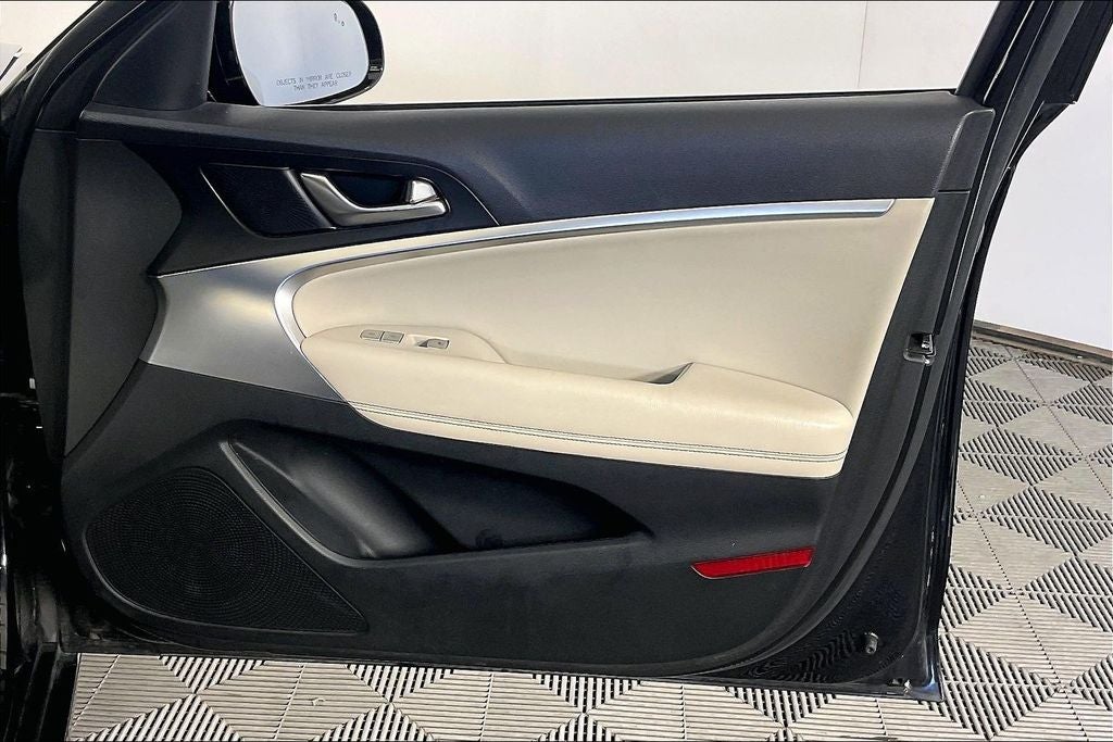 2022 Genesis G70 2.0T