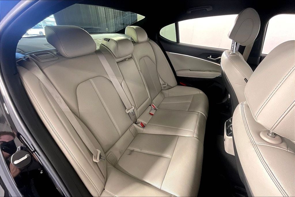 2022 Genesis G70 2.0T
