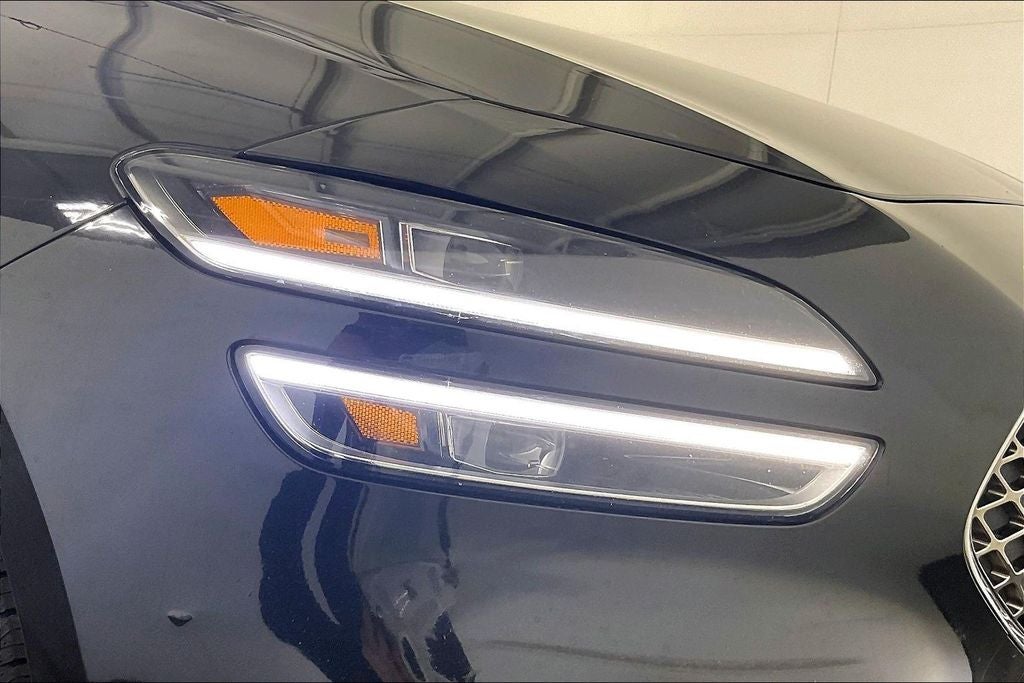 2022 Genesis G70 2.0T