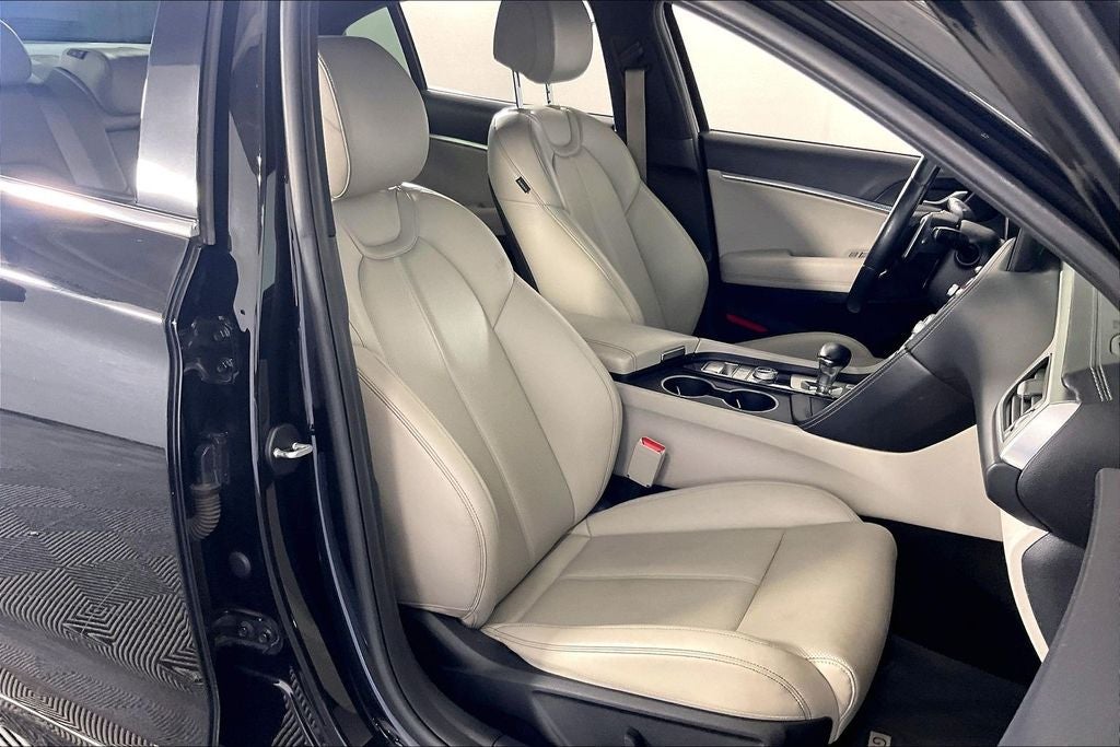 2022 Genesis G70 2.0T