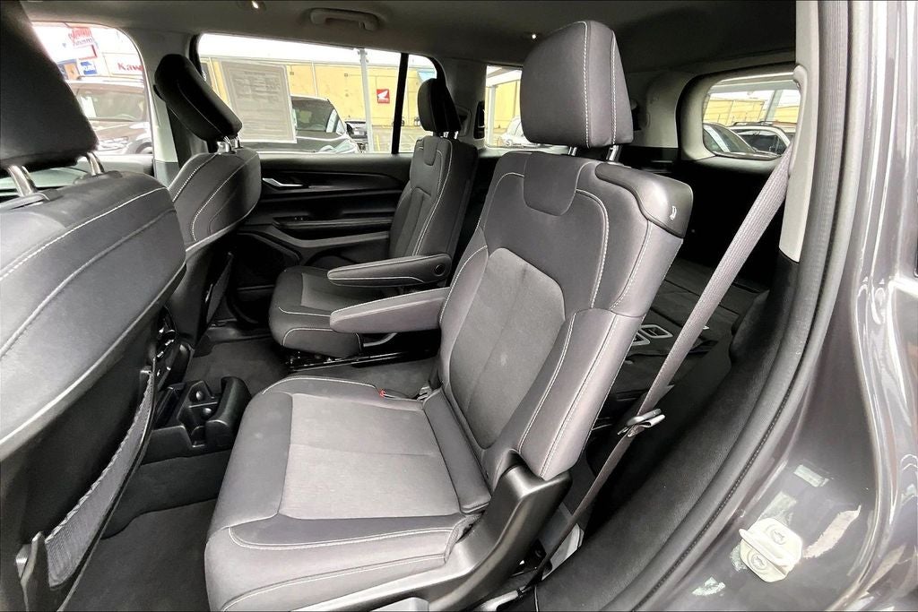 2024 Jeep Grand Cherokee L Laredo