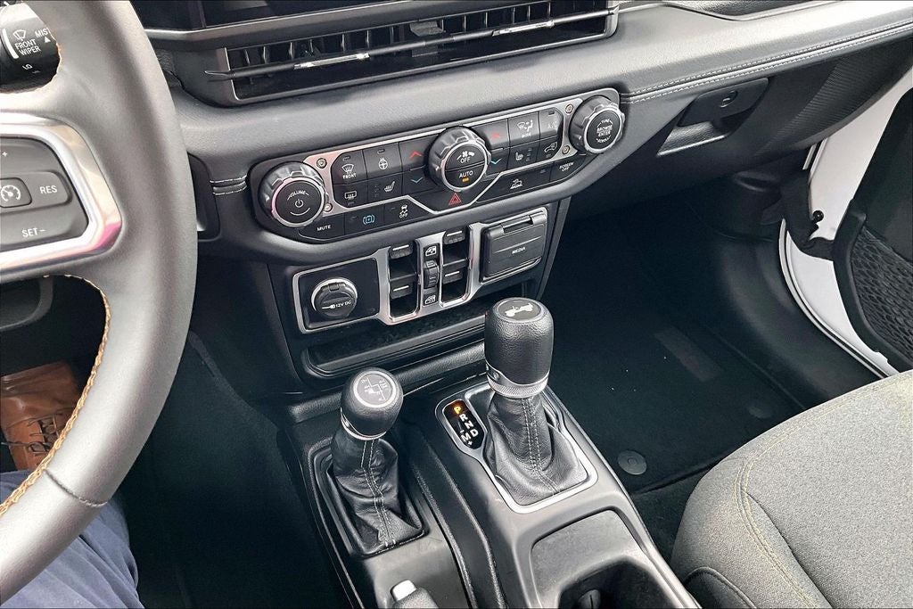 2024 Jeep Wrangler Sahara 4xe