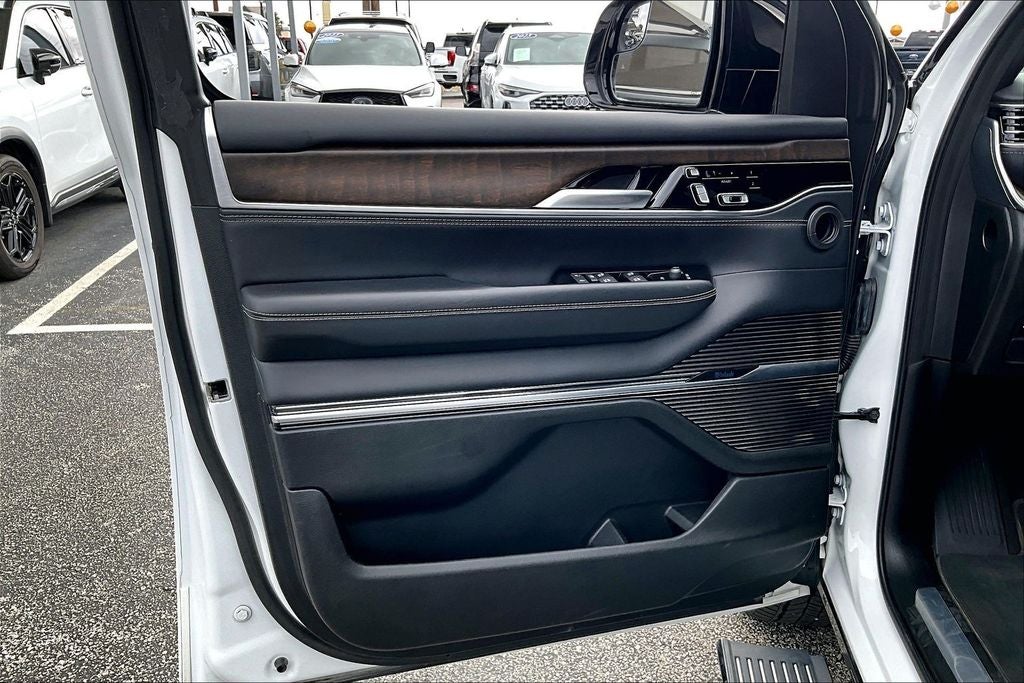 2024 Jeep Grand Wagoneer L Base