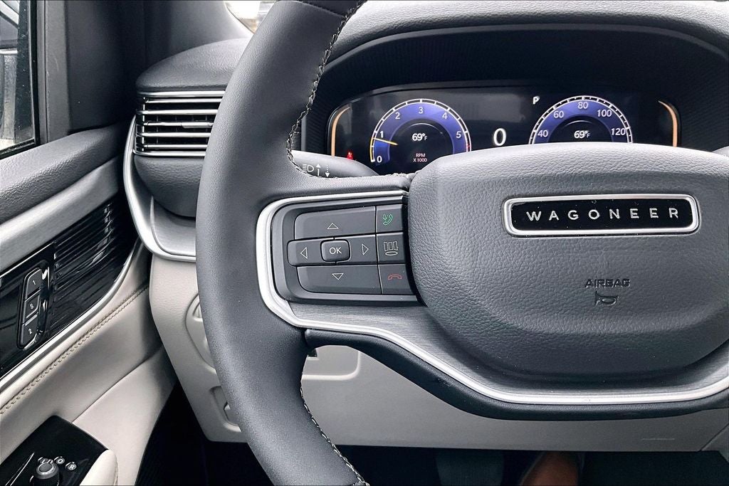 2025 Jeep Wagoneer Base