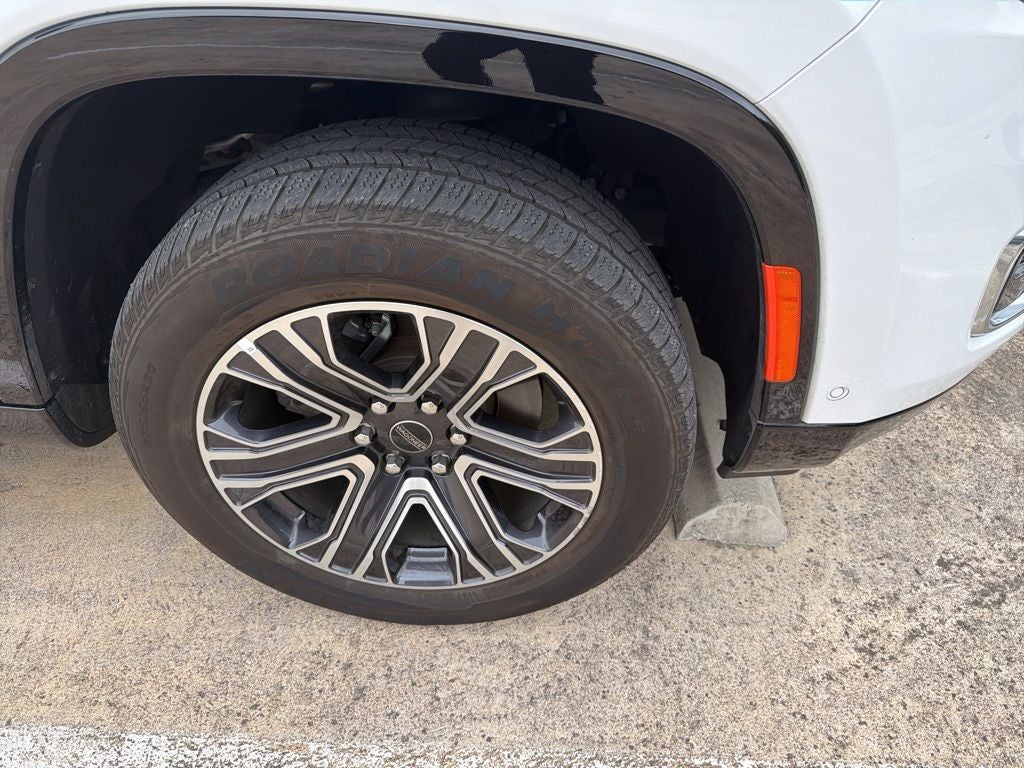 2025 Jeep Wagoneer Base