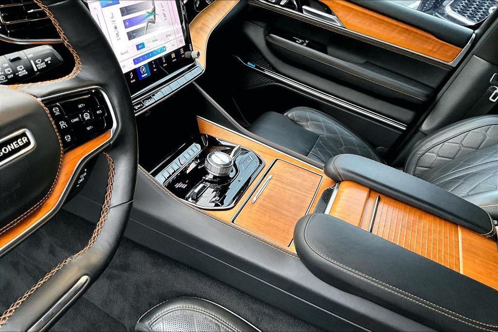 2022 Jeep Grand Wagoneer Series III