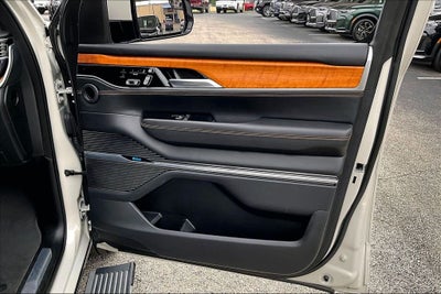 2022 Jeep Grand Wagoneer Series III