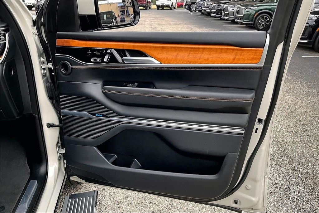 2022 Jeep Grand Wagoneer Series III