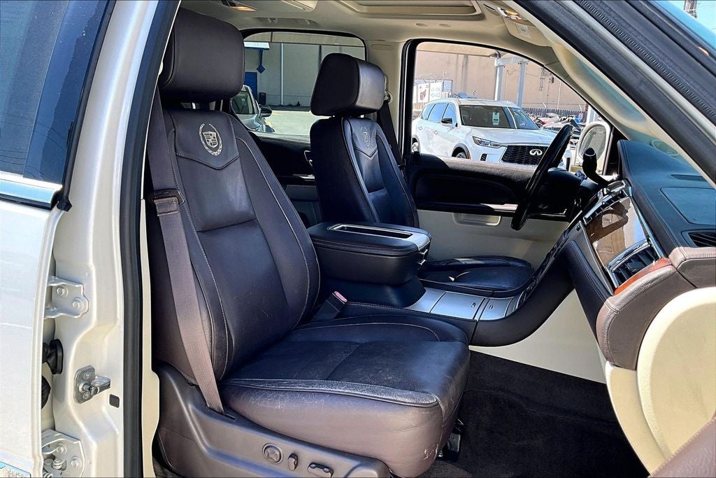2014 Cadillac Escalade Platinum Edition
