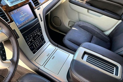 2014 Cadillac Escalade Platinum Edition