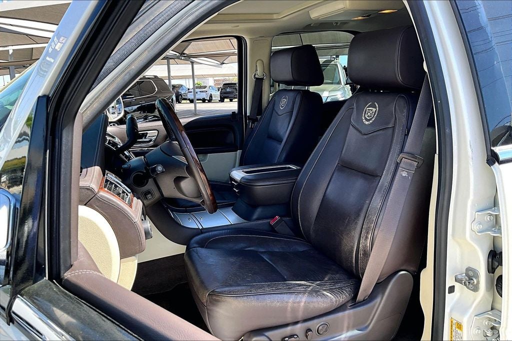 2014 Cadillac Escalade Platinum Edition