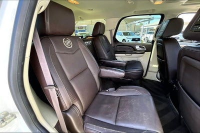 2014 Cadillac Escalade Platinum Edition