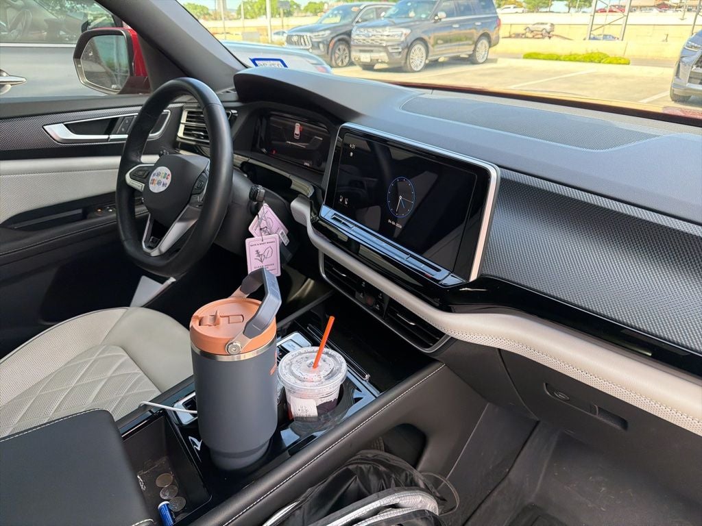 2024 Volkswagen Atlas Cross Sport 2.0T SEL Premium R-Line