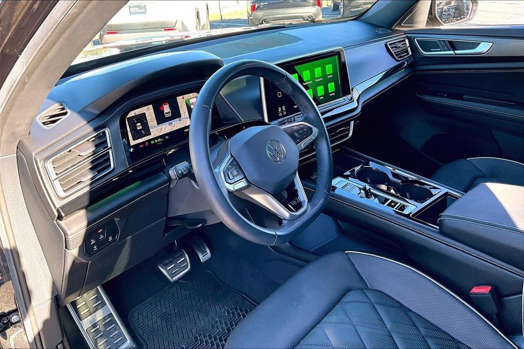 2024 Volkswagen Atlas Cross Sport 2.0T SEL Premium R-Line