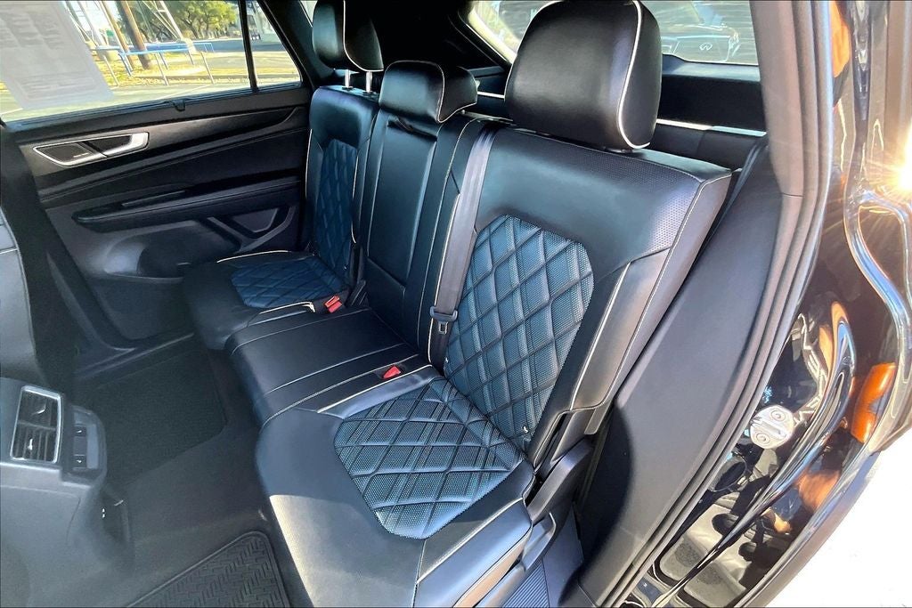 2024 Volkswagen Atlas Cross Sport 2.0T SEL Premium R-Line