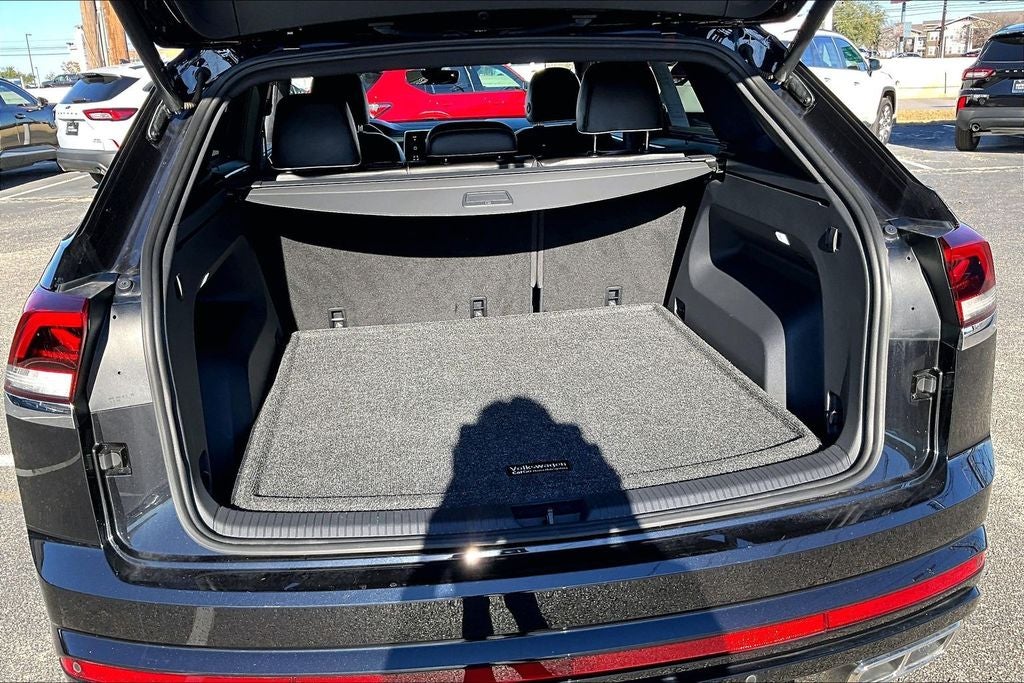 2024 Volkswagen Atlas Cross Sport 2.0T SEL Premium R-Line