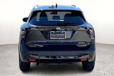 2025 Nissan Kicks SR