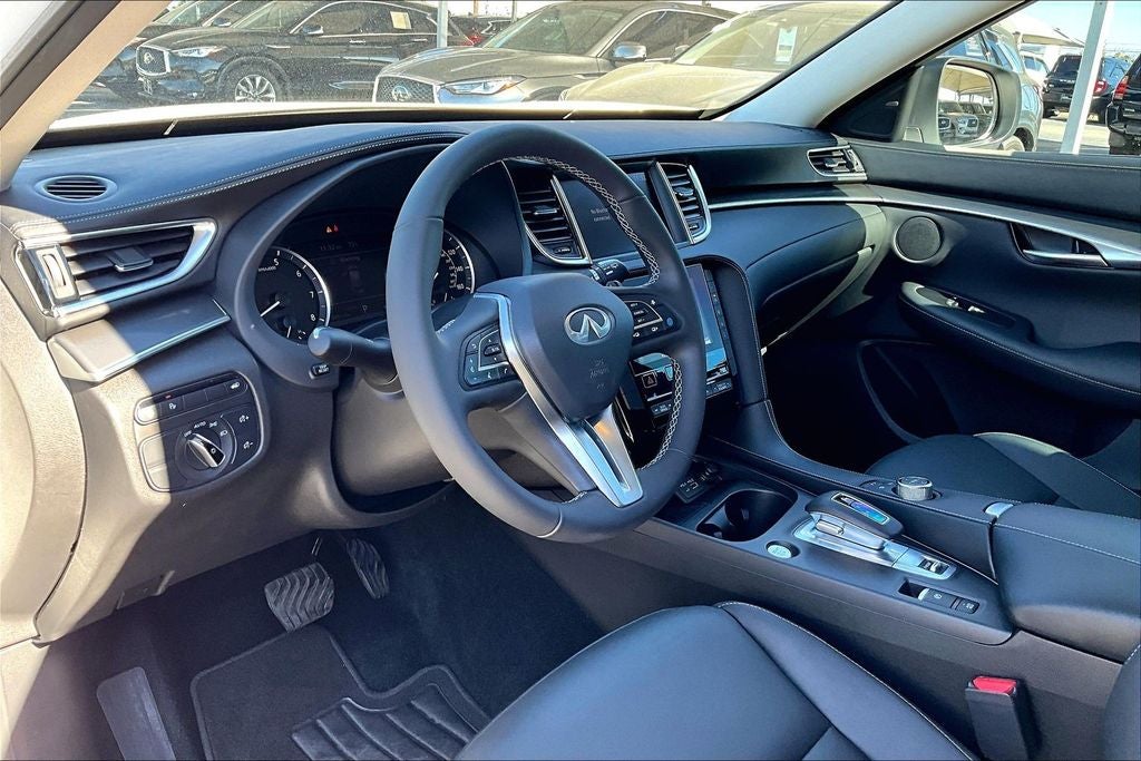 2025 INFINITI QX50 PURE