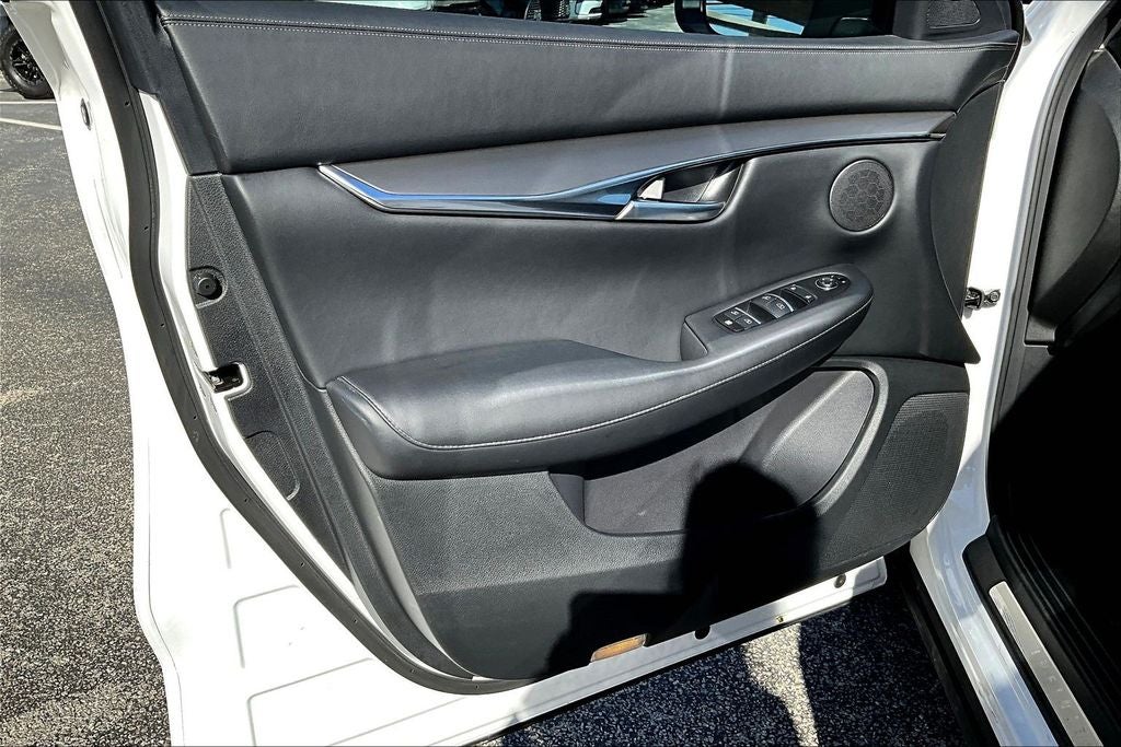 2025 INFINITI QX50 PURE