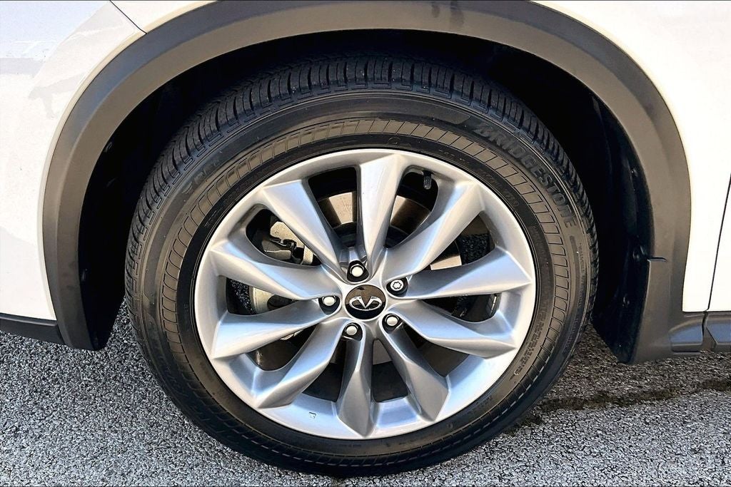 2022 INFINITI QX50 LUXE