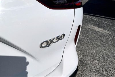 2022 INFINITI QX50 LUXE