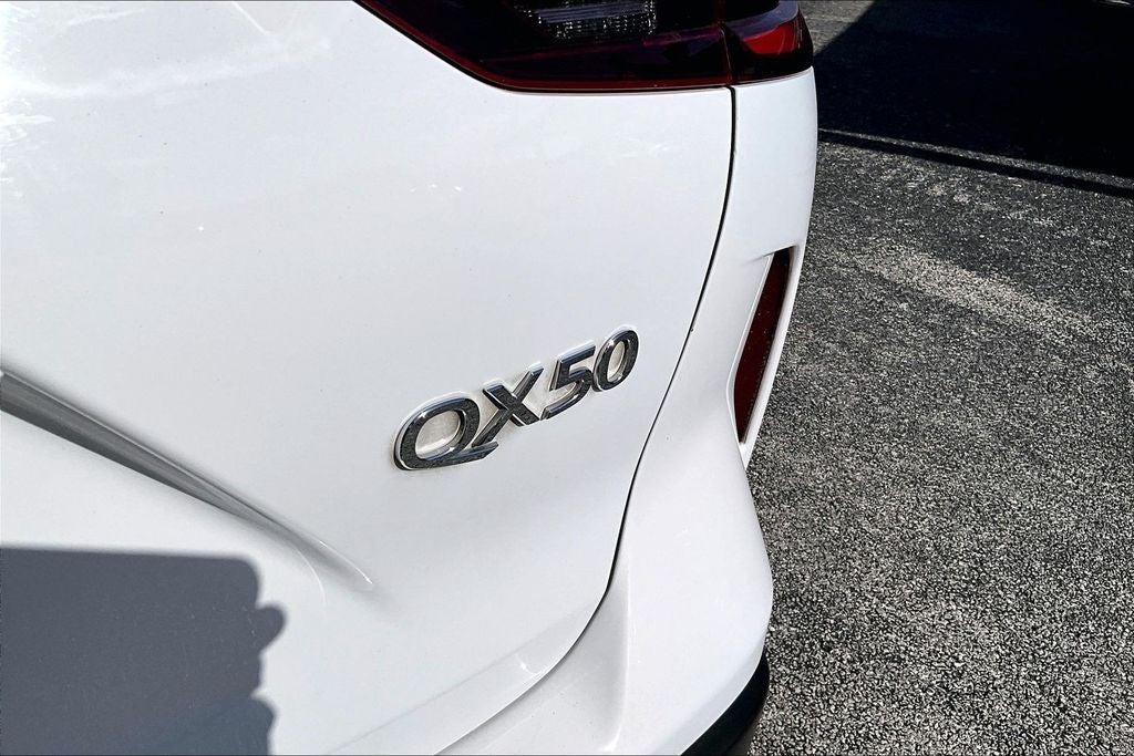 2022 INFINITI QX50 LUXE