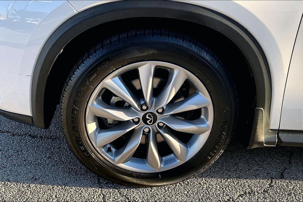 2022 INFINITI QX50 LUXE