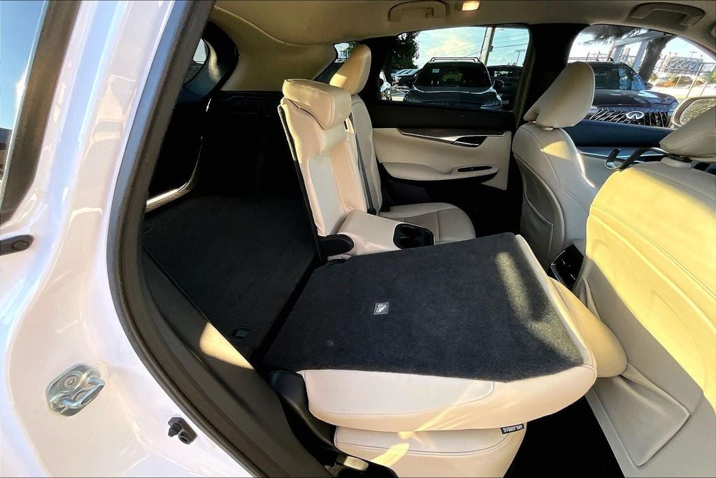 2022 INFINITI QX50 LUXE