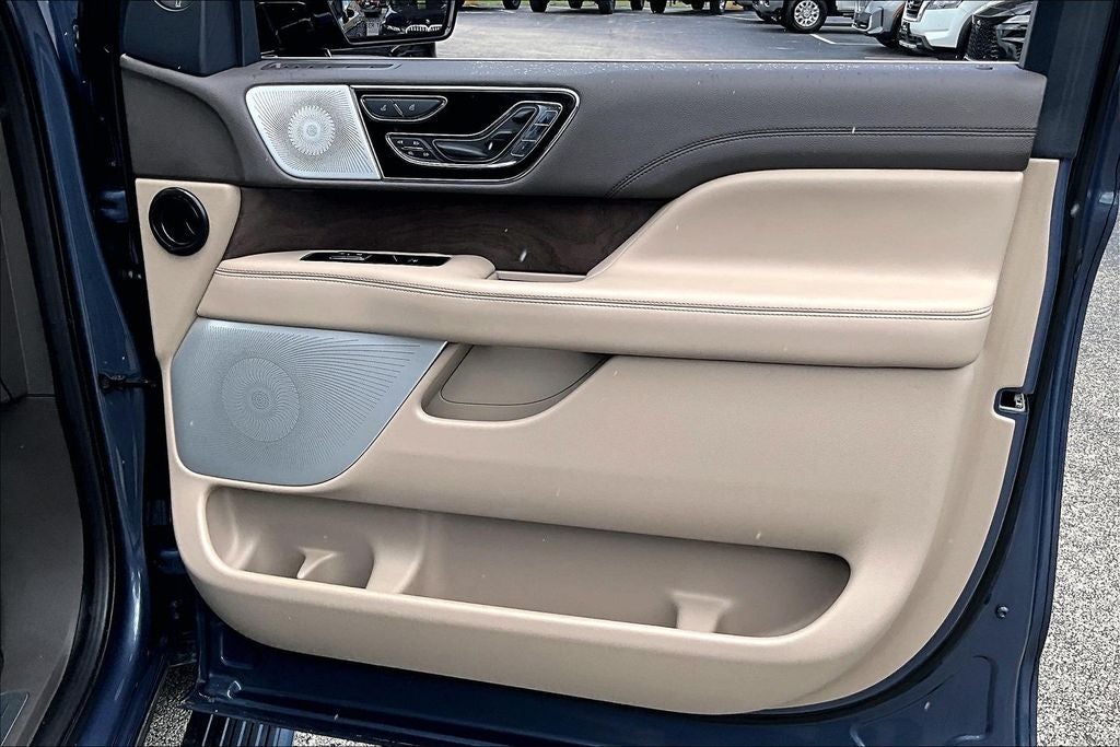 2023 Lincoln Navigator L Reserve
