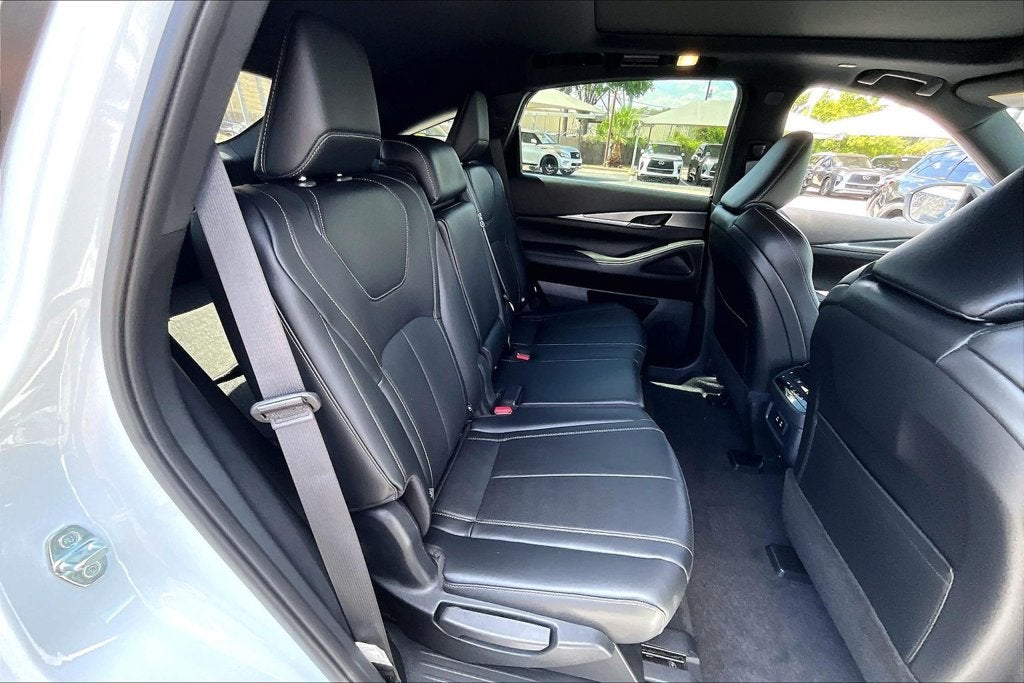 2027 INFINITI QX65 LUXE