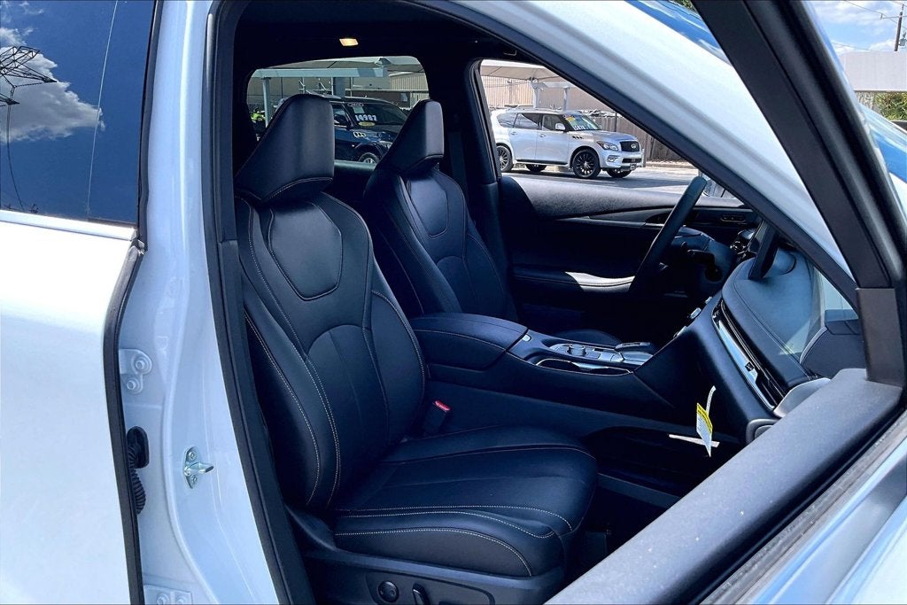 2027 INFINITI QX65 LUXE